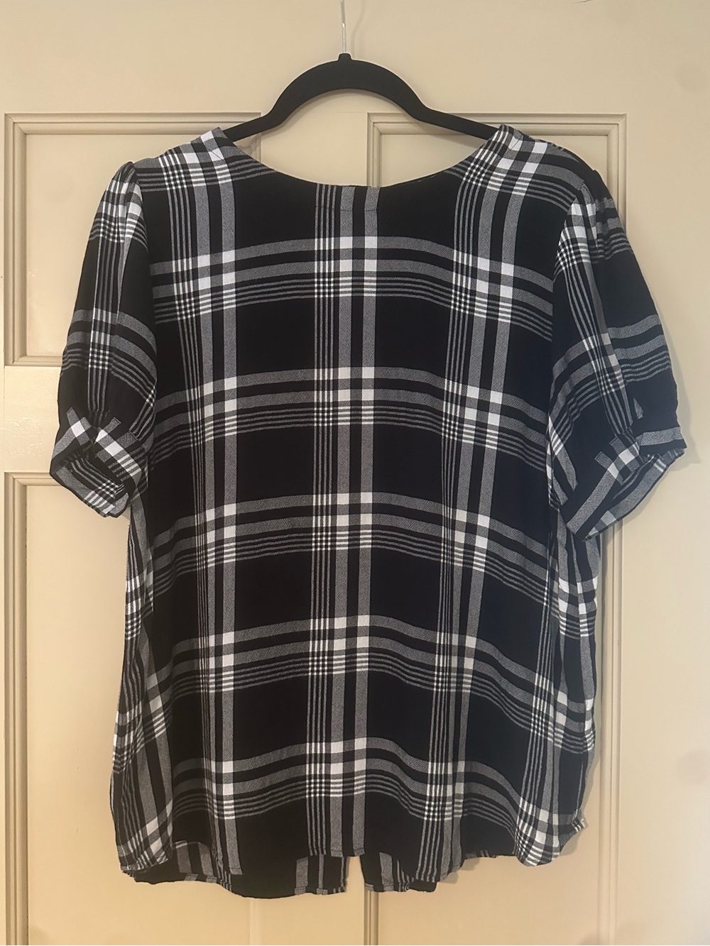 LOFT Black and White Plaid Short Sleeve Shirt